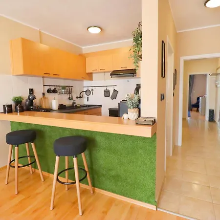 Cozy And 1bdrm Lägenhet Sofia